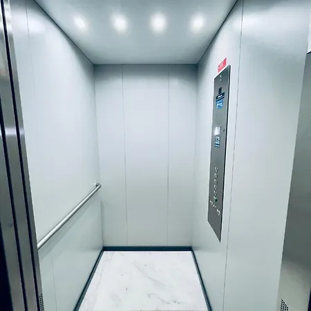 Stylish Flat Center * פורטו