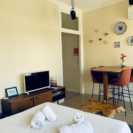 Stylish Flat Center *