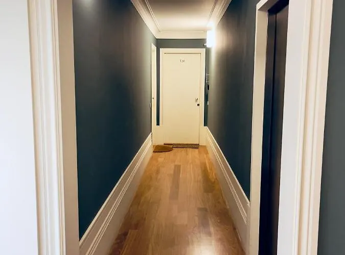 Stylish Flat Center *