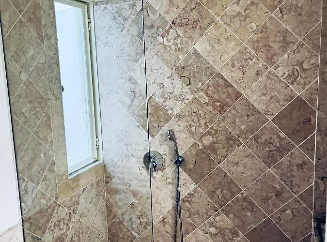 Stylish Flat Center *