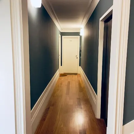 Stylish Flat Center *