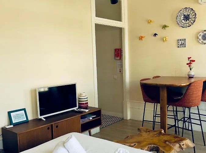 Stylish Flat Center *